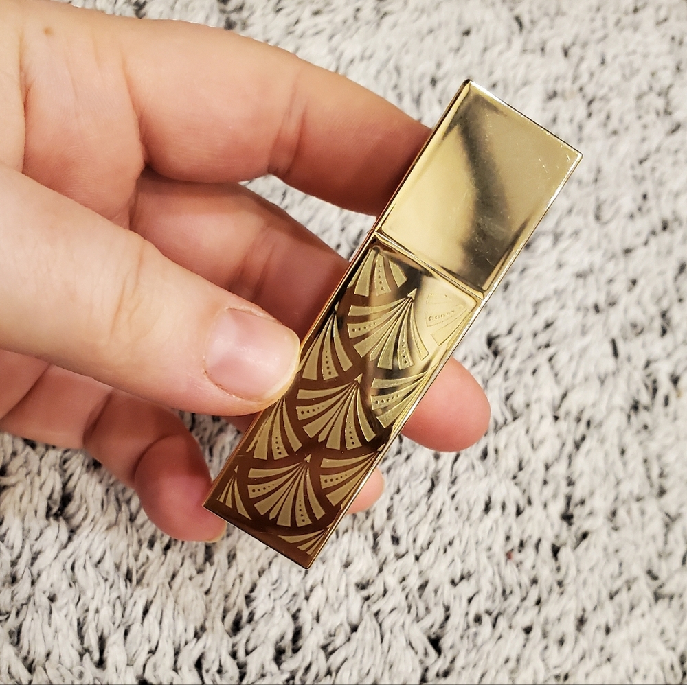 Estee Lauder Luxurious Limited Edition Lipstick- Strictly Confidential - Picture 2 of 5